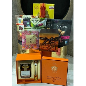 FD-HA13 Reign Deluxe XO Sauce, Mandarin Oriental Rose Petal Jam and Pure Chicken Essence Hamper